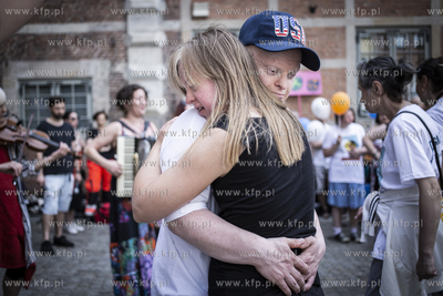 Gdańsk. ul. Długa i Długi Targ. Parada na zakończenie...