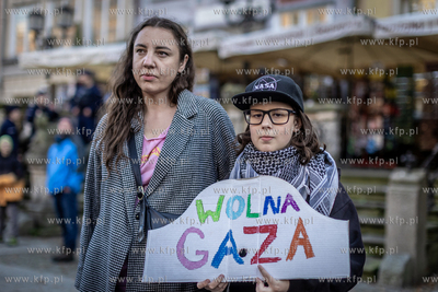 Długi Targ w Gdańsku.  Trójmiasto Przeciw Ludobójstwu...