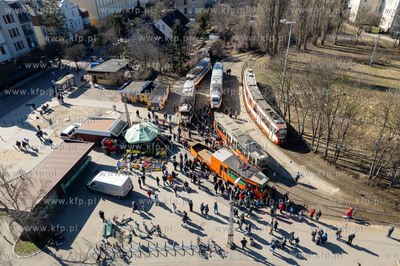 Pętla tramwajowa Oliwa. Festyn 50 lat tramwajów 105N...