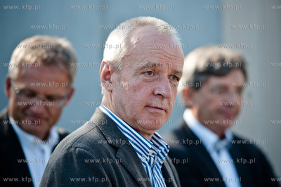 Gdansk. Konferencja prasowa orazz uroczyste zawieszenie...