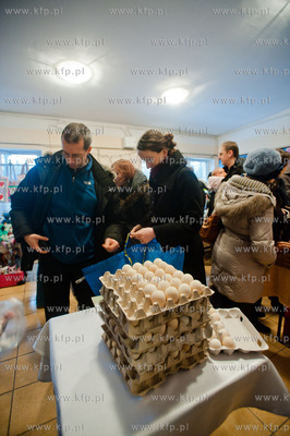 Gdansk. Oliwa. Dom Zarazy. Bazar nisko przetworzonej...