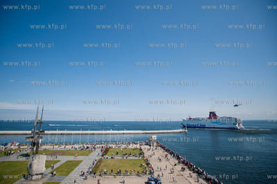 Gdynia. Swieto Morza. Pokaz dzialan antyterrorystycznych...
