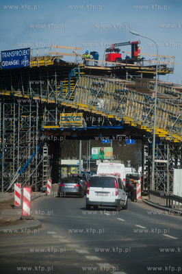 Gdansk. Budowa wiaduktu na ul. Slowackiego, bedacego...