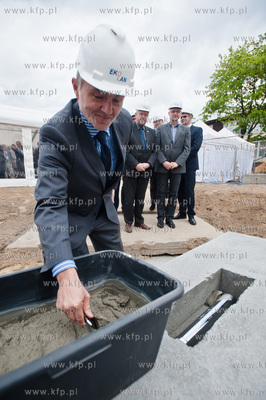 Gdynia. Uroczystosc podpisania aktu erekcyjnego i wmurowanie...