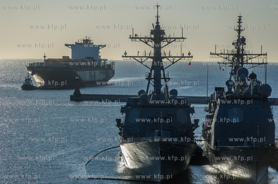 Najwiekszy kontenerowiec w historii portu MSC Charleston,...