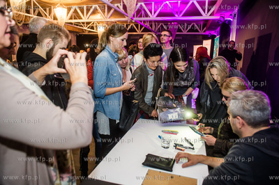 Sopot. Zatoka Sztuki. Charytatywne spotkanie z piosenkarką...