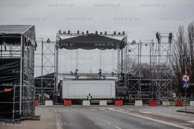 Gdynia. Skwer Kościuszki. Budowa sceny przeznaczonej...