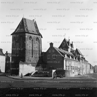 Baszta Naroźna i zespół Dworu Miejskiego widzine...