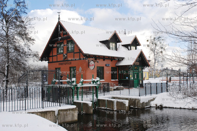 Zima w Rumi. Nz. Domek Kaszubski
27.01.2007
Fot....