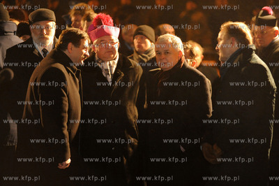 Pomnik Ofiar Grudnia 1970, Gdynia Stocznia. Obchody...