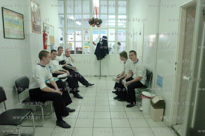 Kilkudziesieciu marynarzy, z usteckiego CSMW, oddalo...