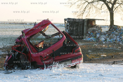 Kolbaskowo. Zachodniopomorskie. Na krajowej drodze...