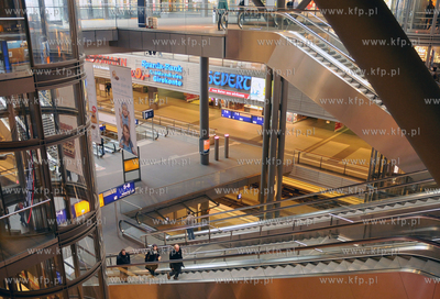 Dworzec Glowny - w Berlnie (Berlin Hauptbahnhof). Do...