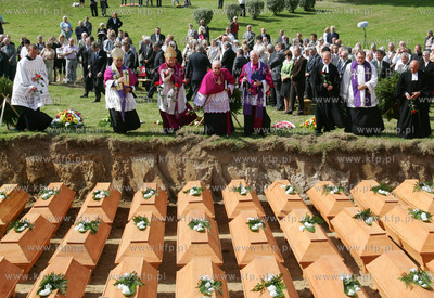 Szczecin/Glinna/zachodniopomorskie. Na cmentarzu wojennym...