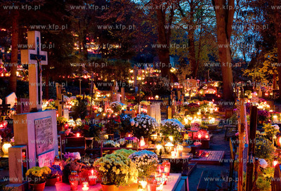 Gdansk. Cmentarz Komunalny Lostowice.
01.11.2009
fot....