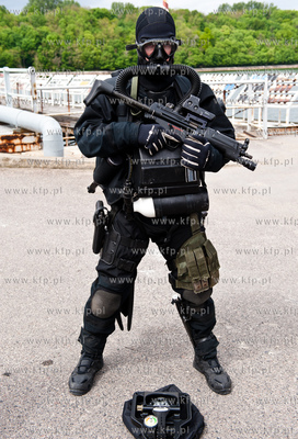 Gdynia. Torpedownia na terenie portu wojennego na Oksywiu....