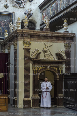 Pelplin. Msza Swieta Krzyzma w Wielki Czwartek w Bazylice...