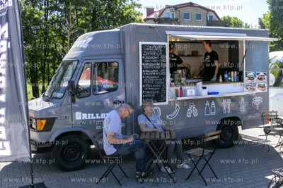 I Festiwal Smaków Food Trucków na parkingu przy ul....