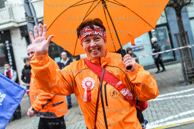 Święto Niepodległości 2022. Parada na ulicach Gdyni...