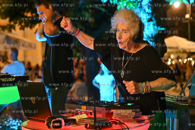 Kawiarnia Koło Molo na Skwerze Kuracyjnym w Sopocie....