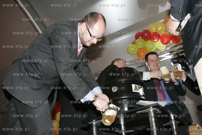 W Gdansku rozpoczal sie II miedzynarodowy Festiwal...