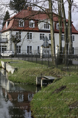 Dwor Oliwski polozony w malowniczej Dolinie Radosci...