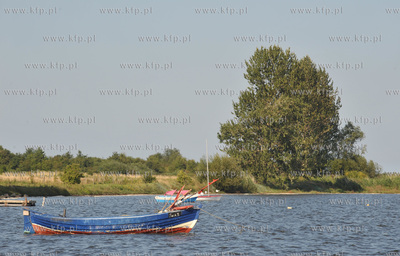 Swarzewo nad Zatoka Pucka. Male molo z zacumowanymi...