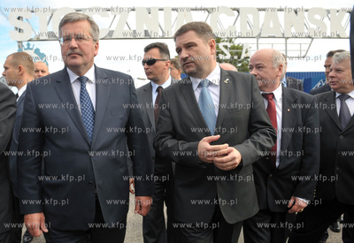 Prezydent Bronislaw Komorowski zlozyl z okazji 31....