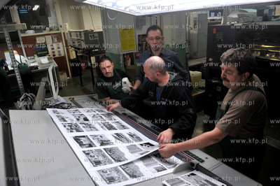 W drukarni POZKAL w Inowroclawiu rozpoczal sie druk...