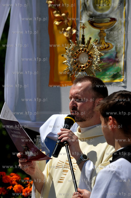Uroczystosci i procesja Bozego Ciala w parafii sw....