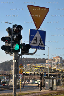 Budowa wiaduktu Pomorskiej Kolei Metropolitalnej nad...
