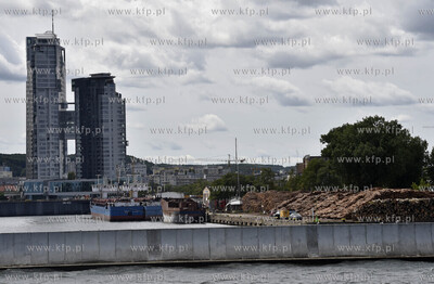 Gdynia. Parada morska i lotnicza z okazji Świta Marynarki...