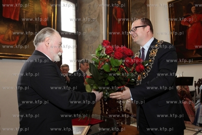 Gdansk. Ratusz Glownomiejski. Uroczystosc wreczenia...