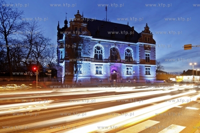 Ogolnoswiatowa akcja Na niebiesko dla autyzmu.  Nz...