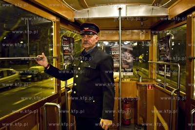 Świąteczny tramwaj Enka z 1952 r. udekorowana 150-metrowym...