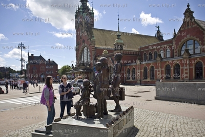 Nieznany sprawca próbował ukraść jedną z postaci...