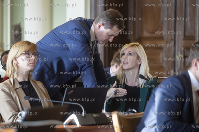 Sesja Rady Miasta Gdańska. Nz.wiceprezydent Piotr...