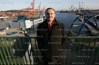 Prezydent Gdyni Wojciech Szczurek ( za prezydentem...