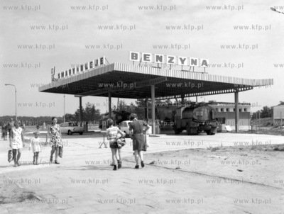 Nowo wybudowana stacja benzynowa CPN przy ul. Dabrowszczakow...