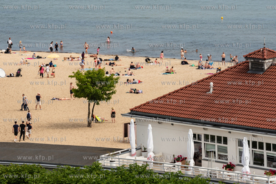 Sopot. Widok z Latarni Morskiej na plazę. 05.07.2023...
