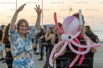 Sopot. Molo. Dni Kurortu w Sopocie. Nz. Silent disco....