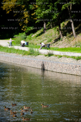 Gdansk. Wyremontowany zbiornik retencyjny Powstancow...