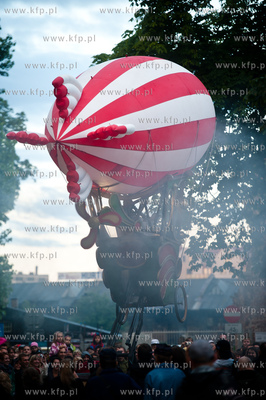Gdansk. Ul. Rzeznicka. FETA - XVI Miedzynarodowy Festiwal...