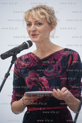 Gdynia. Magazyn Tranzytowy Dworca Morskiego. Ogloszenie...