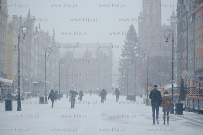 Gdansk. Dlugi Targ. Zima i obfite opady sniegu wrocily...