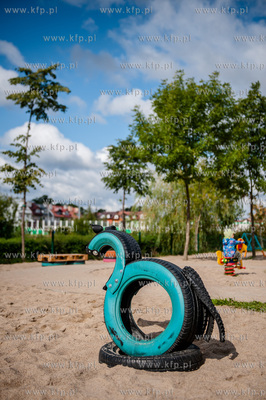 Gdansk. Ujescisko. Nowo powstaly Ekologiczny plac zabaw...