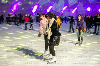 Lodowisko Miejskie w Gdansku. Walentynki w stylu Retro,...