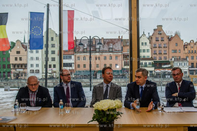 Gdansk. Wyspa Spichrzow. Prezentacja zwycieskiego projektu...