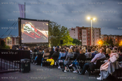Gdańsk. Inauguracja II edycj kina na dachu Teatru...