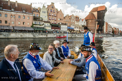 Gdańsk. Przywitanie członków Bractwa Flisackiego...